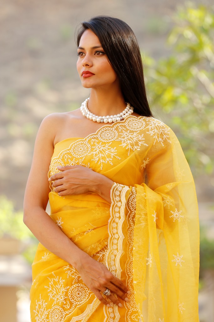 Handwoven Banarasi Yellow Organza Saree – Sumangal Banaras